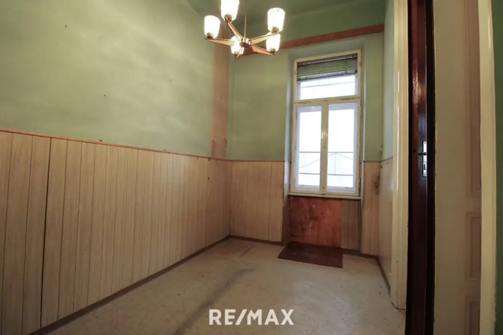 Altbau mit Potenzial im Herzen von Neubau