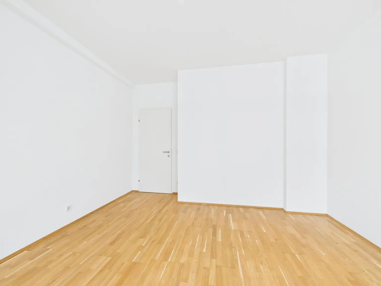 CAM04191G0-PR0076-STILL013