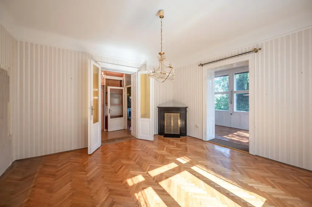 WOHNUNG IN ALTBAU-VILLA | EIGENGARTEN | SANIERUNGSBEDÜRFTIGES JUWEL