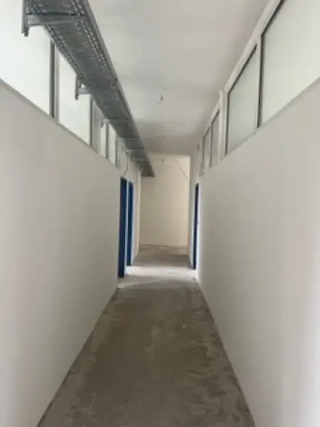 Vollsanierte Gewerbefläche in Wien: 682m²,  perfekt für Ihr Business! 28 Stellplätze, LKW Einfahrt