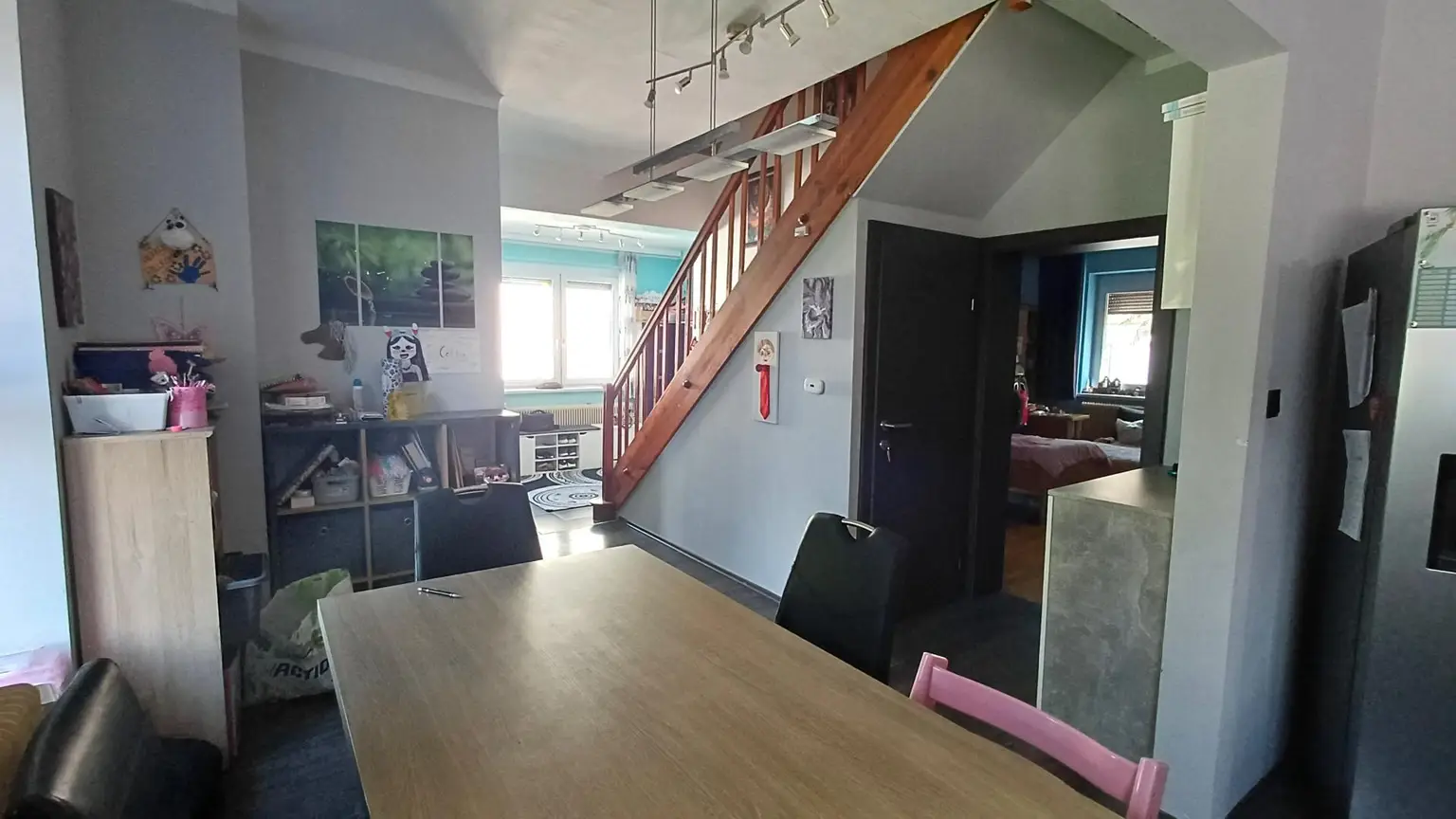 Vollkomfort Einfamilienhaus mit Pool, Sonnenterrasse und großem Garten