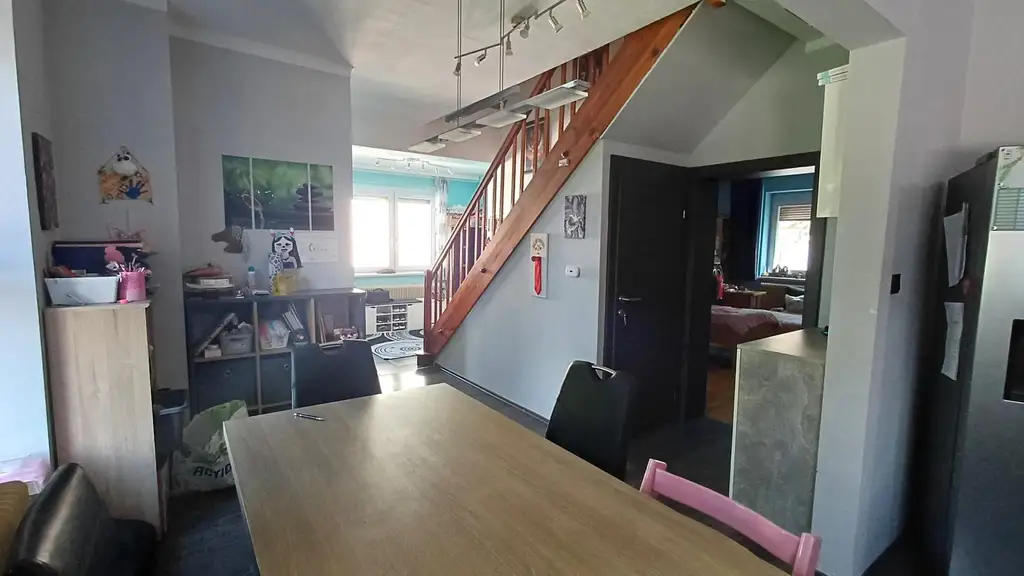Vollkomfort Einfamilienhaus mit Pool, Sonnenterrasse und großem Garten