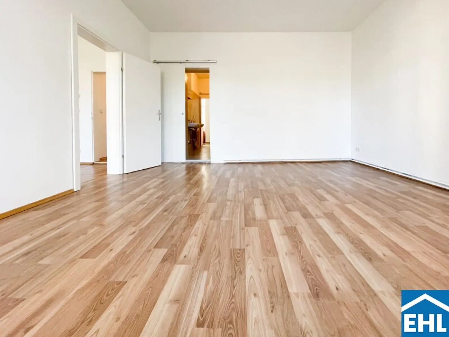 Gemütliche 3-Zimmer-Altbauwohnung mit separater Küche in U-Bahn-Nähe