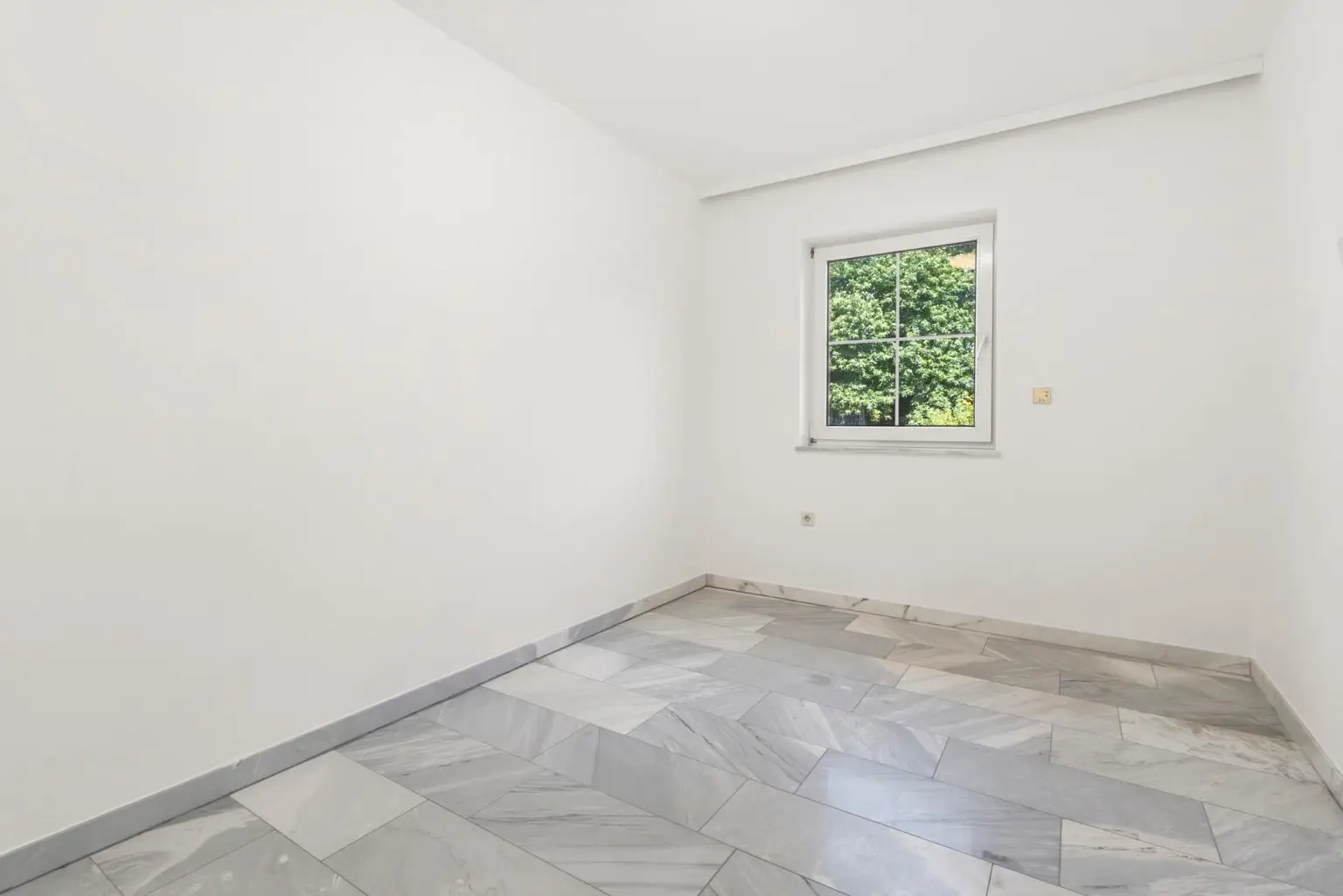 Großzügige, gemütliche Doppelhaushälfte mit Garten in ruhiger, grüner Lage in Klagenfurt