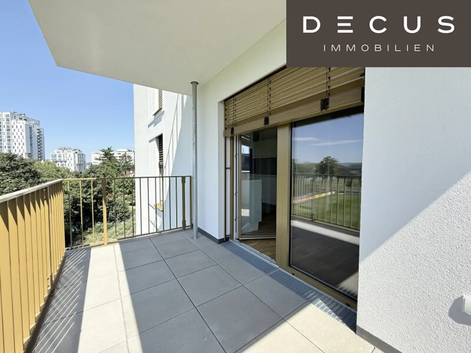 / BALKON / 3  ZIMMER / VERFÜGBAR AB SOFORT / ZENTRAL BEGEHBAR