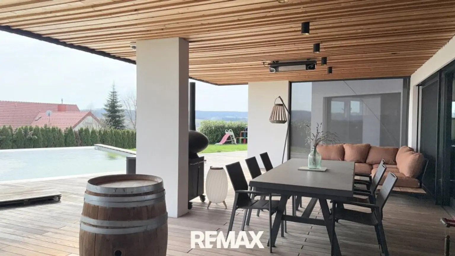 Terrasse Blick zum Pool