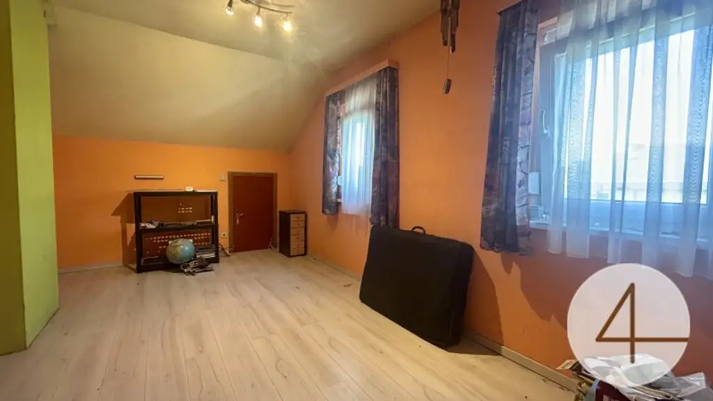 Charmantes Einfamilienhaus mit großem Grundstück in Top-Lage – Jetzt renovieren & wohlfühlen