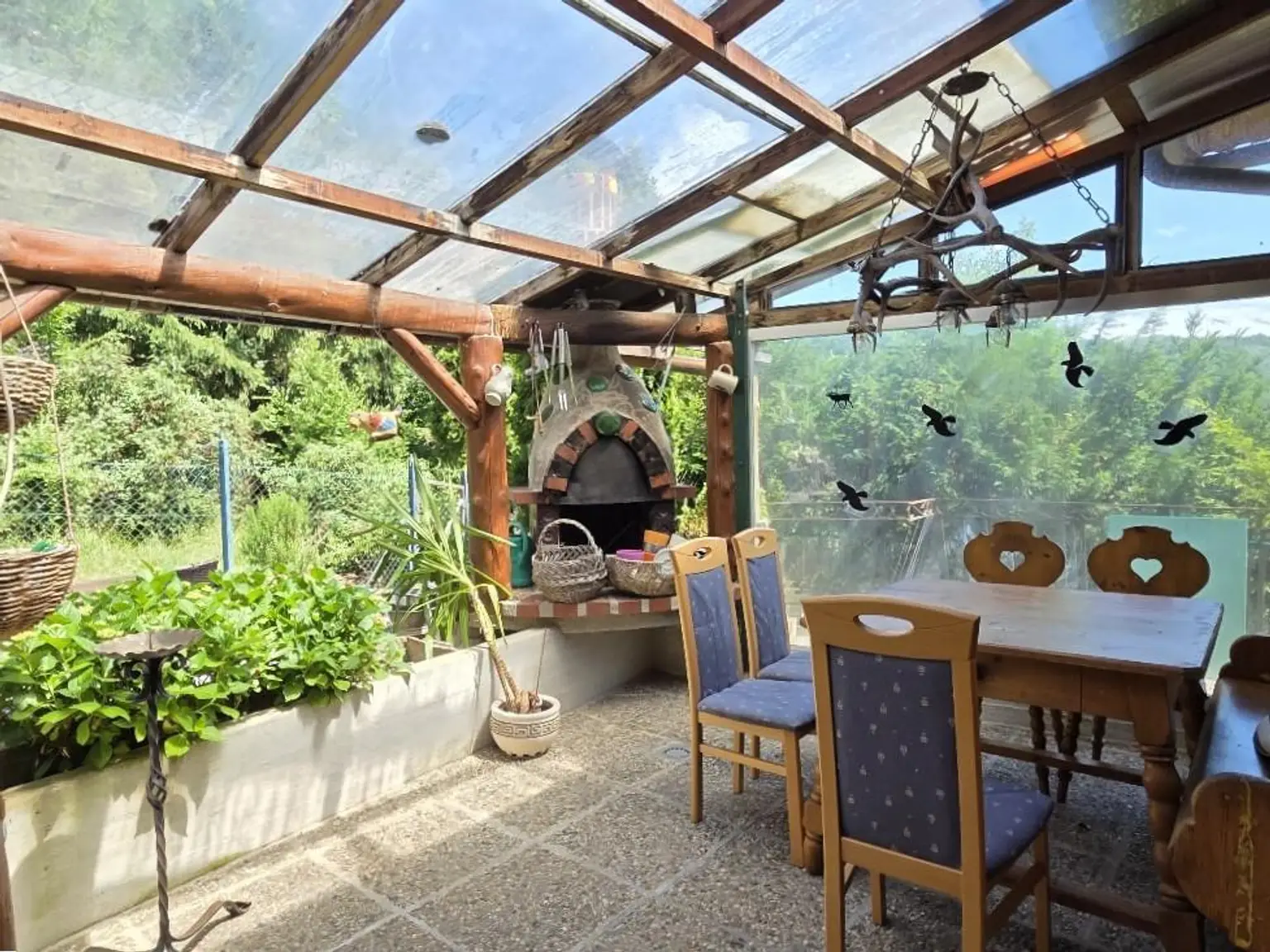 Überdachte Nordterrasse