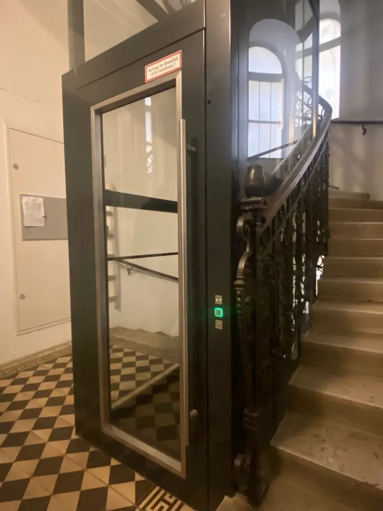 Stiegenhaus_Lift