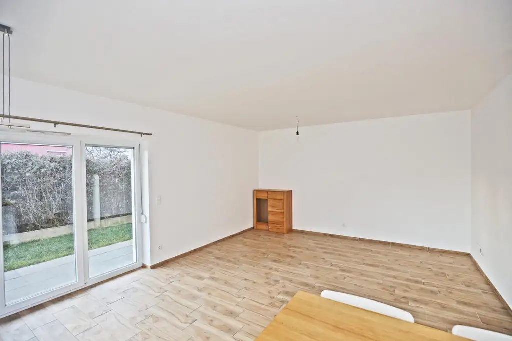 Neuwertige, moderne Doppelhaushälfte zum Verkauf