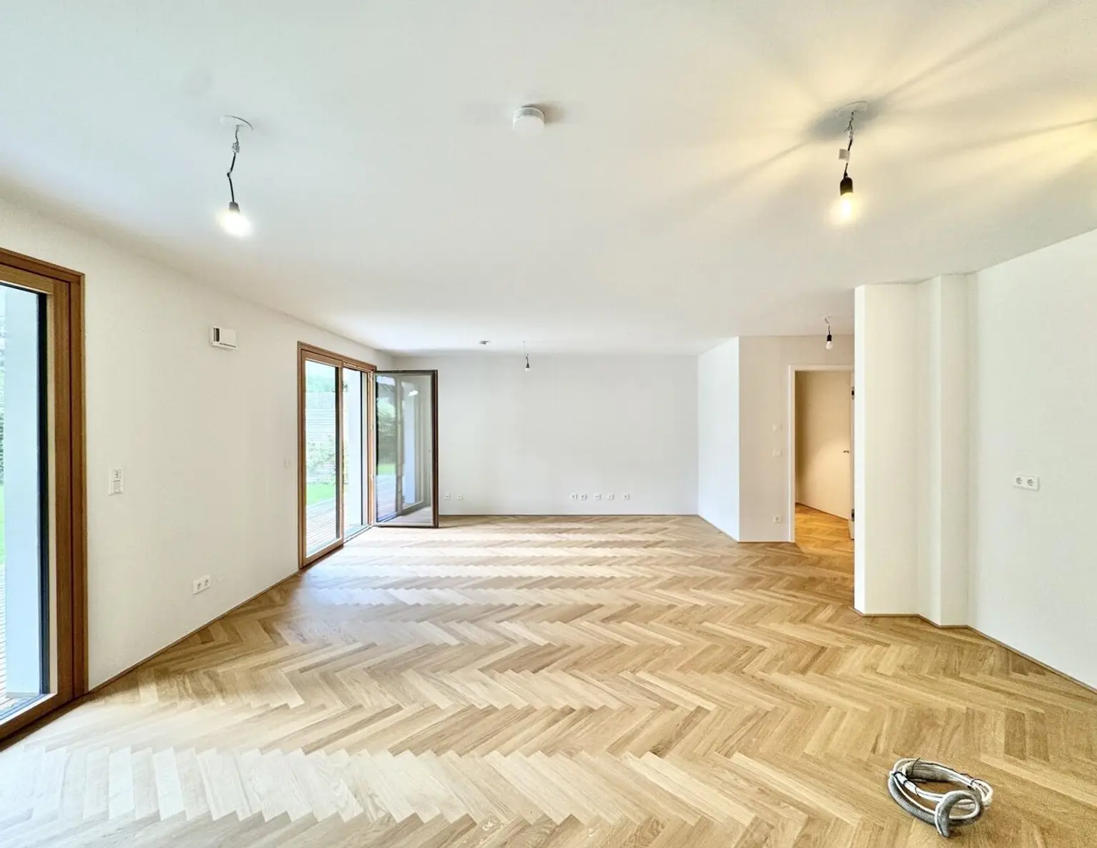 ANLAGE MIT HÖCHSTER QUALITÄT | HELLE 3-ZIMMER GARTENWOHNUNG | ERSTBEZUGSQUALITÄT
