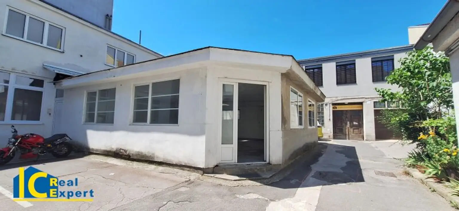 Fast barrierefreier Zugang nur eine Stufe