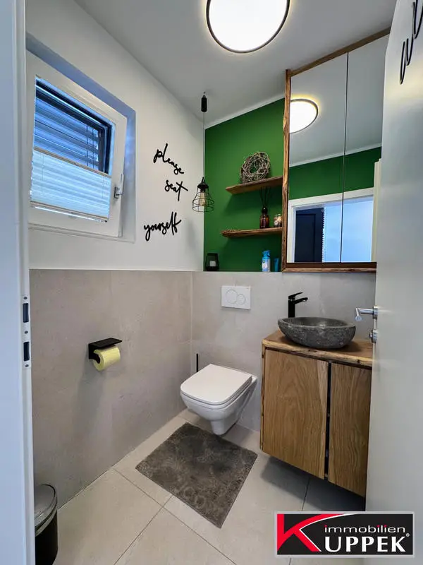 WC mit Waschbecken