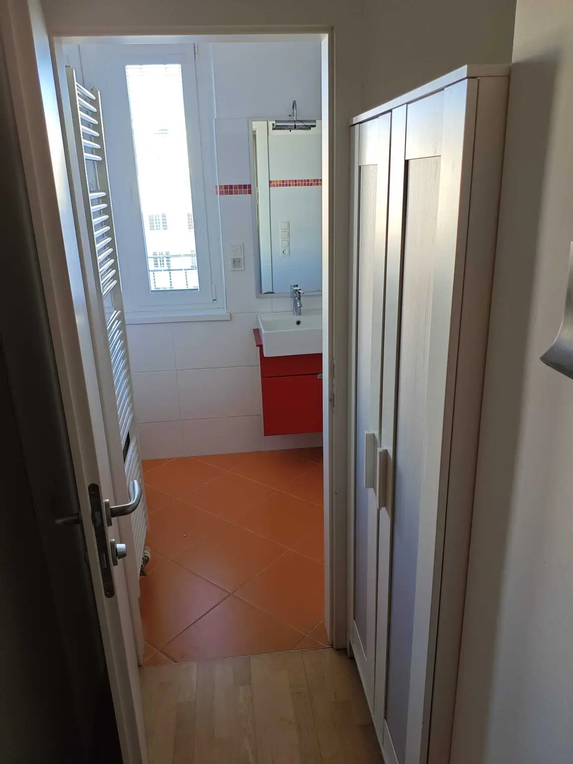 "4. BEZIRK - Moderne 2 Zimmer Wohnung mit großem Balkon und Weitblick"