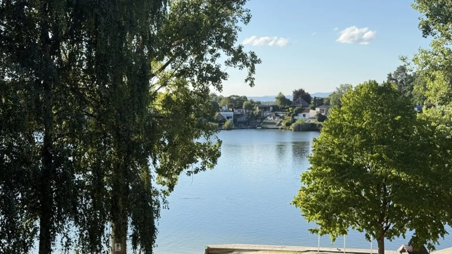 Einfamilienhaus mit Sauna uvm. auf Pachtgrundstück (verlängerbar) in Steinbrunn mit Zugang zum Badeteich!