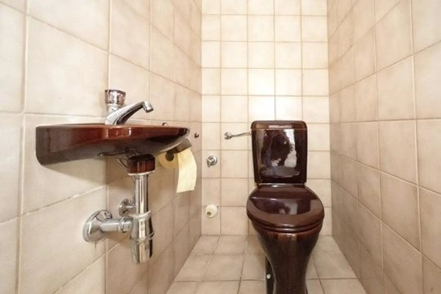 separates WC