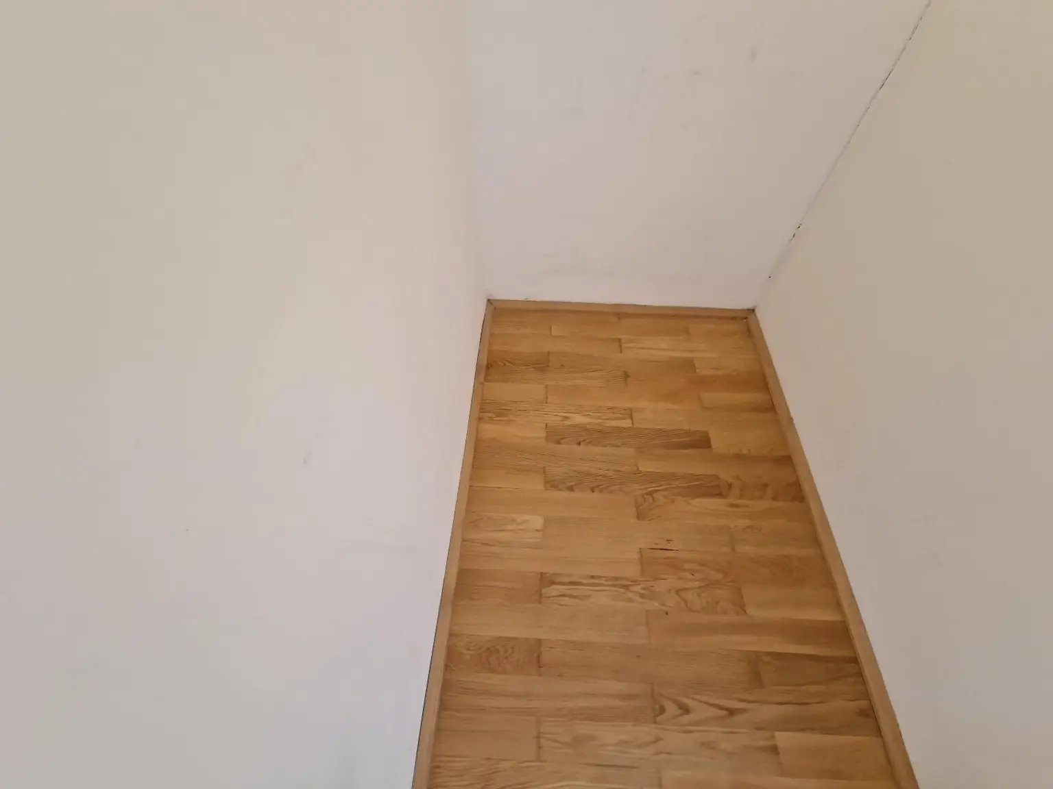 Moderne Neubauwohnung mit großem Balkon und Grünblick //Nähe Neubaugasse & U3 !!