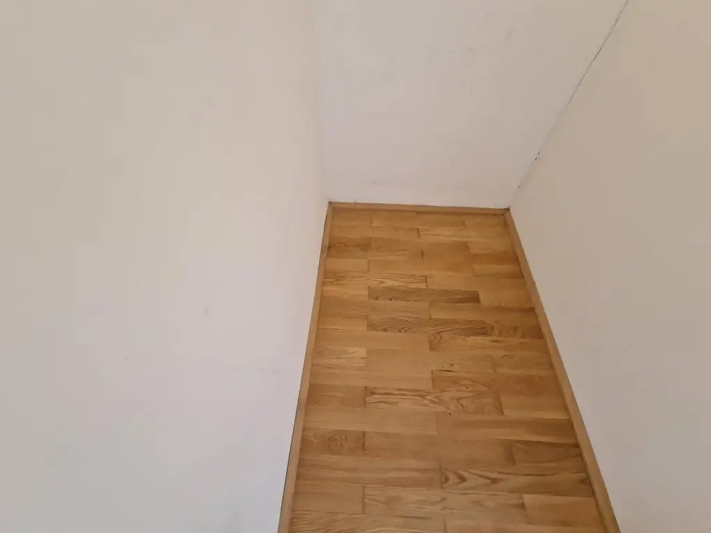 Moderne Neubauwohnung mit großem Balkon und Grünblick //Nähe Neubaugasse & U3 !!