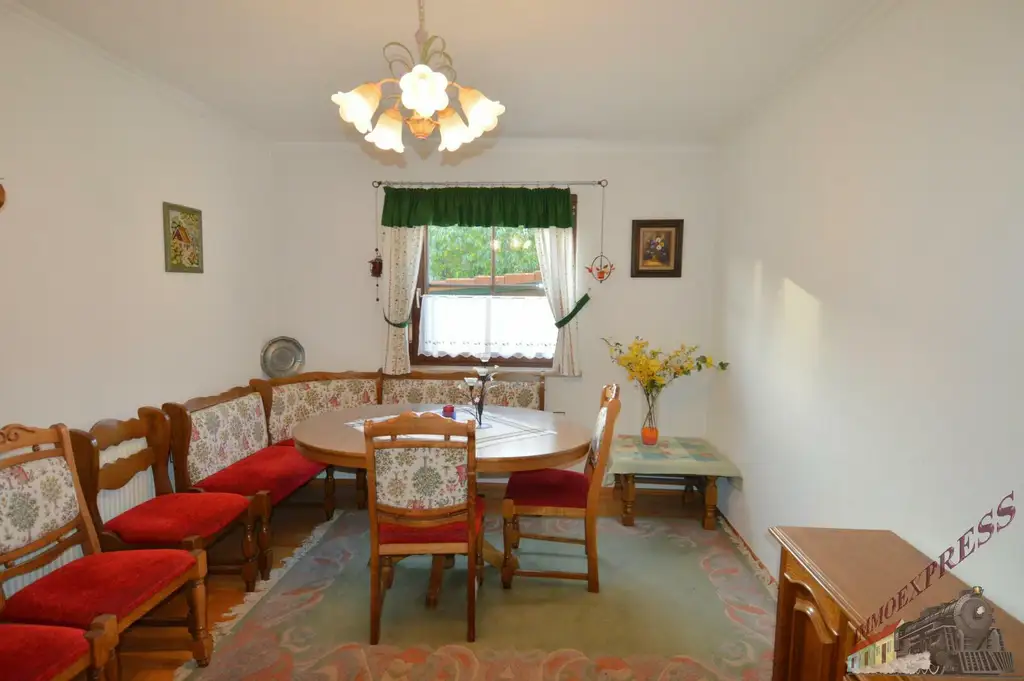 Gepflegtes Einfamilienhaus - Doppelcarport - Garage - neue Pelletheizung mit Solaranlage