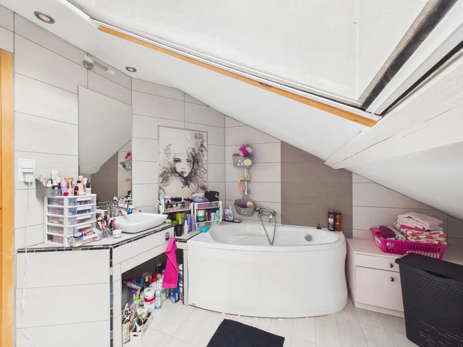 12. Badezimmer 2 Dachgeschoss