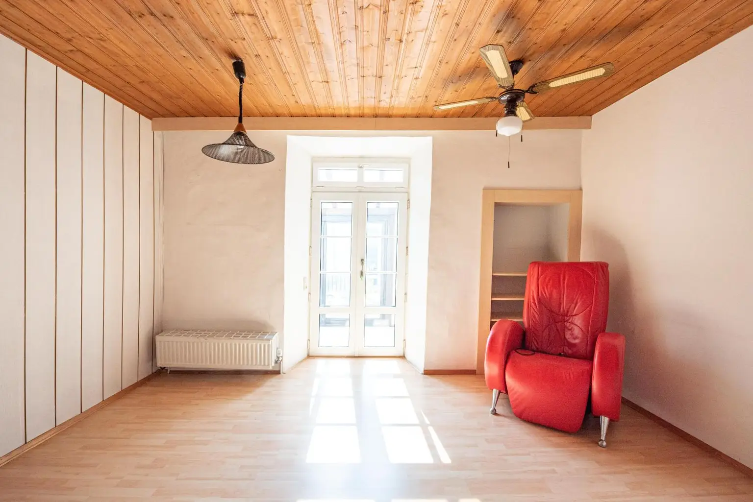 Zwei besondere Wohnungen in historischem Gebäude - 178 m² und 49 m² im Zentrum von Scharnstein mit schönem Ausblick und Garage!