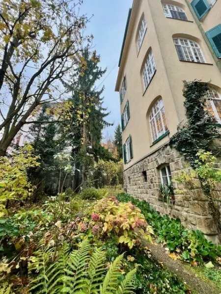 Charmante 147m2 Altbau-Maisonette in Gersthof – 4 Zimmer, Terrasse & idyllischer Allgemeingarten!