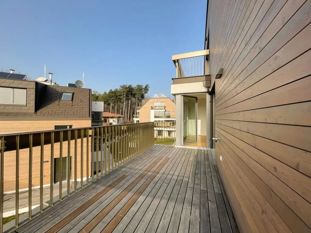 Exklusiv und komplett möblierte 3-Zimmer-Terrassenwohnung für gehob. Ansprüche // Excl. and fully furnished 3-room terr. apt for discerning tastes //