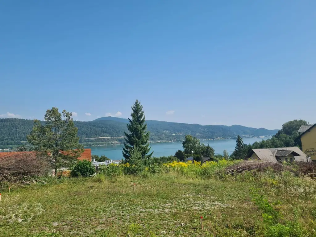 Grundstück mit unverbaubaren Blick auf den Wörthersee