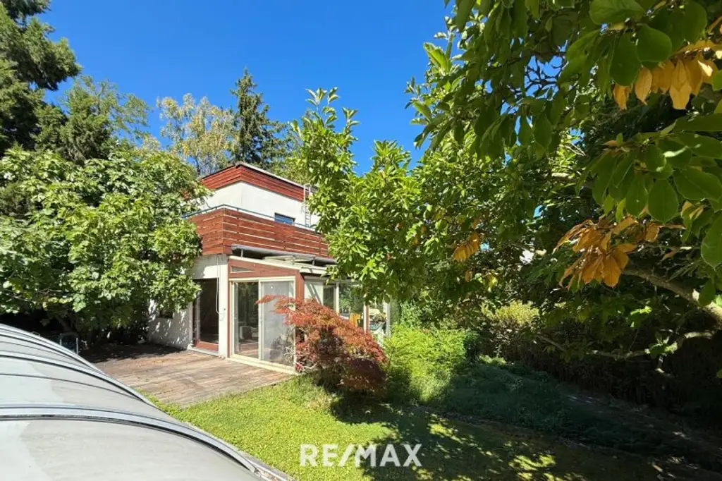 In MAUER uneinsichtiges und traumhaftes Gartenparadies