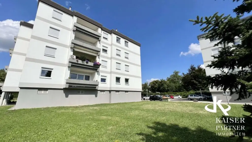 HELLE 3-ZIMMERWOHNUNG MIT LOGGIA IN GRÜNOASE!