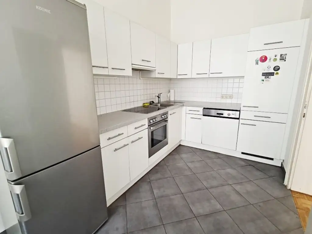SALESIANERGASSE, teilsanierte 86 m2 Altbau, 3 Zimmer, Küche, Wannenbad, Parketten, 2. Liftstock, Botschaftsviertel