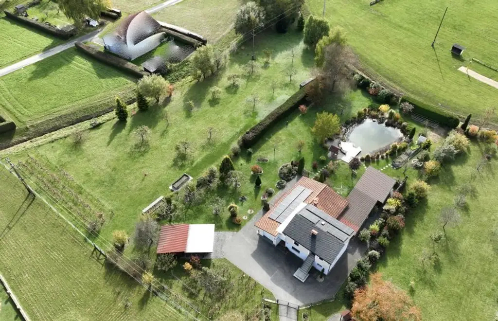 -- ZAUBERHAFT -- Neustift b.GS !! Paradiesisches Anwesen in beschaulicher Ortslage mit ca. 5.800 m2 Eigengrund + ca. 6.200 m2 Wald !!