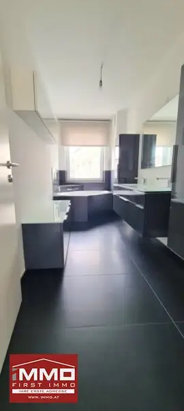 PENTHOUSE IM ZENTRUM VON KORNEUBURG MIT EINZIGARTIGER DACHTERRASSE UND 2 KFZ-STELLPLÄTZEN