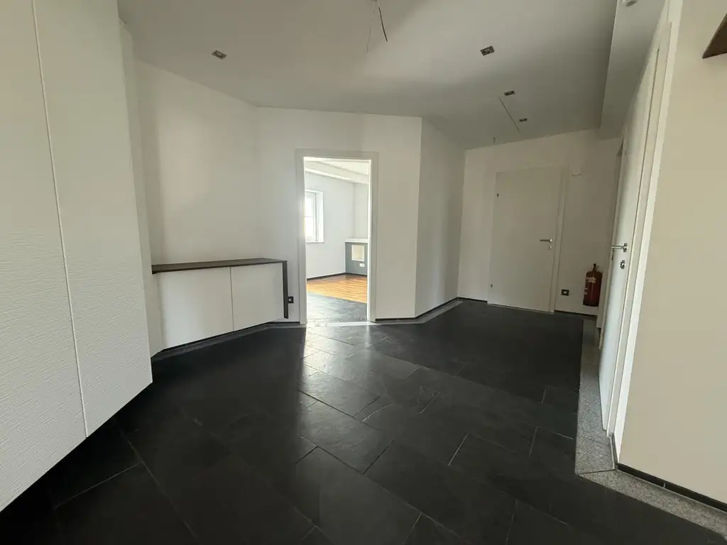 Provisionsfrei!! Großzügige Eigentumswohnung mit Garten, Terrasse & 2 Garagen in Gratwein-Straßengel