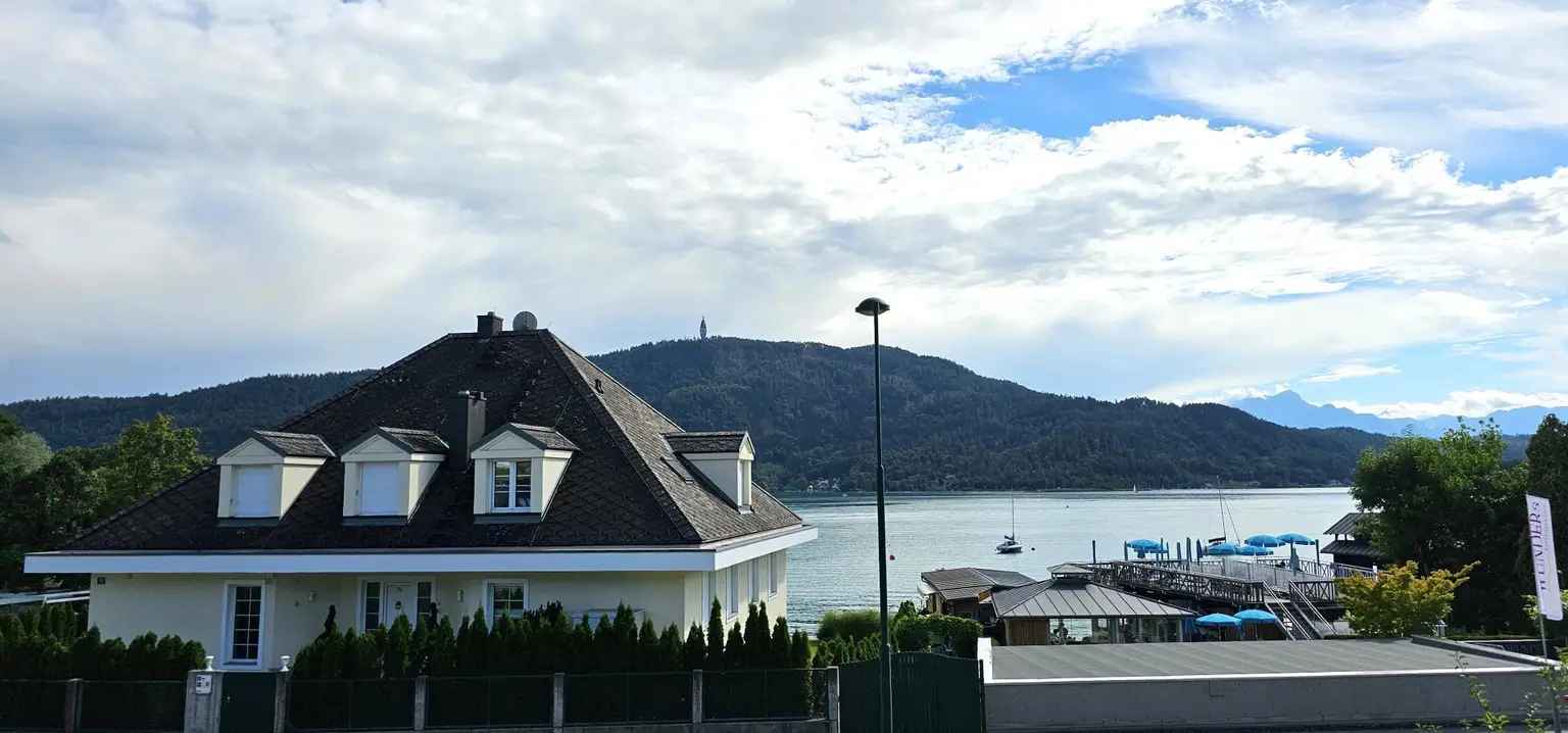 Design trifft Lebensqualität – Exklusive Neubauwohnung mit Seeblick