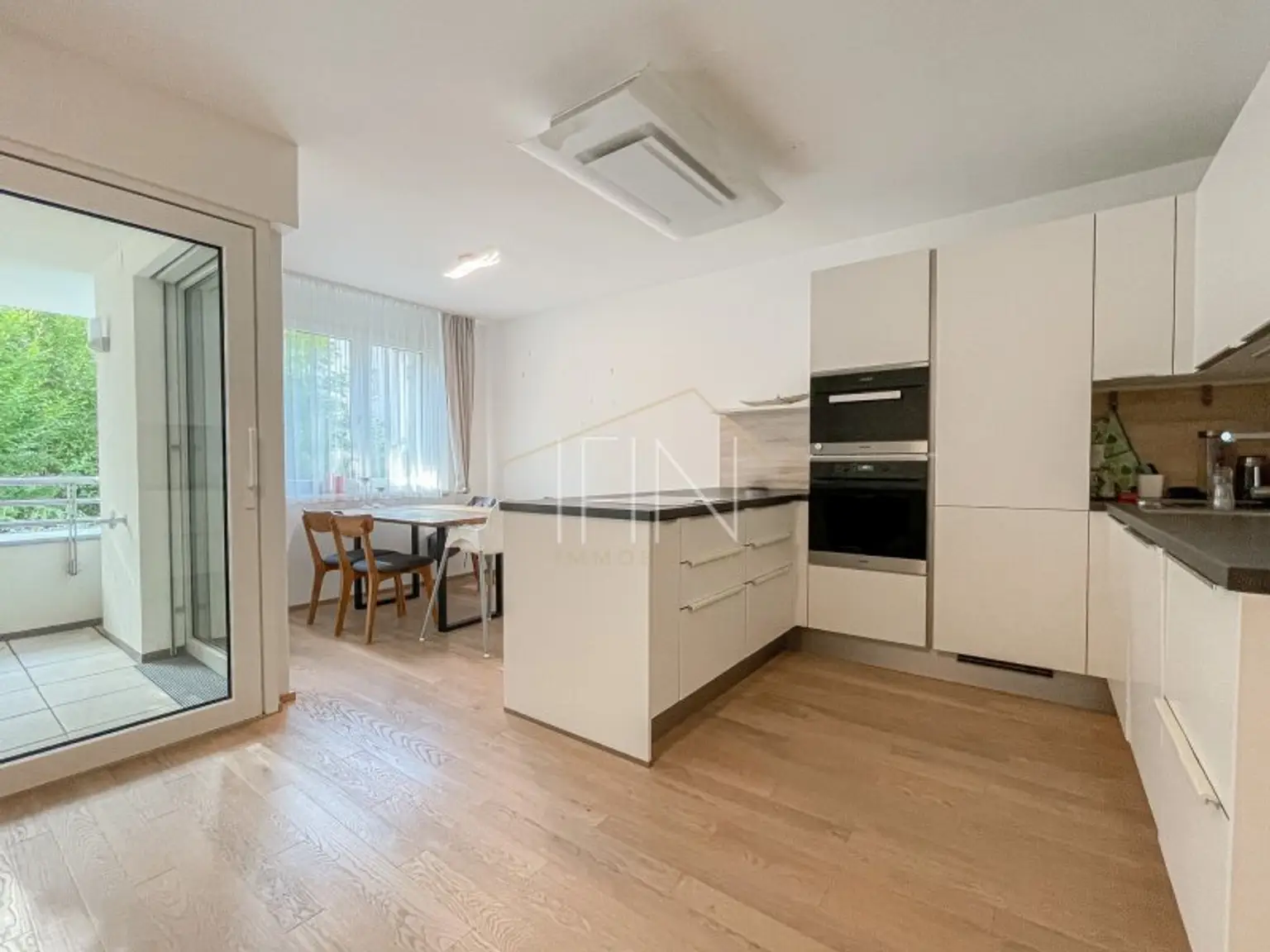Nähe Schönbrunn! Helle 3-Zimmer-Wohnung mit Loggia zum Wohlfühlen