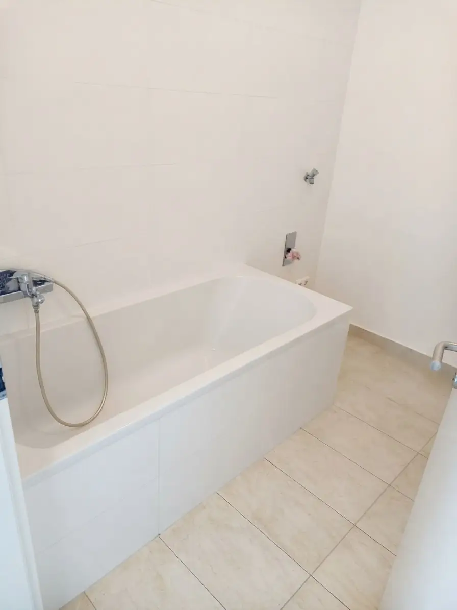 3 Zimmer Wohnung in Stockerau Balkon mit Grünblick