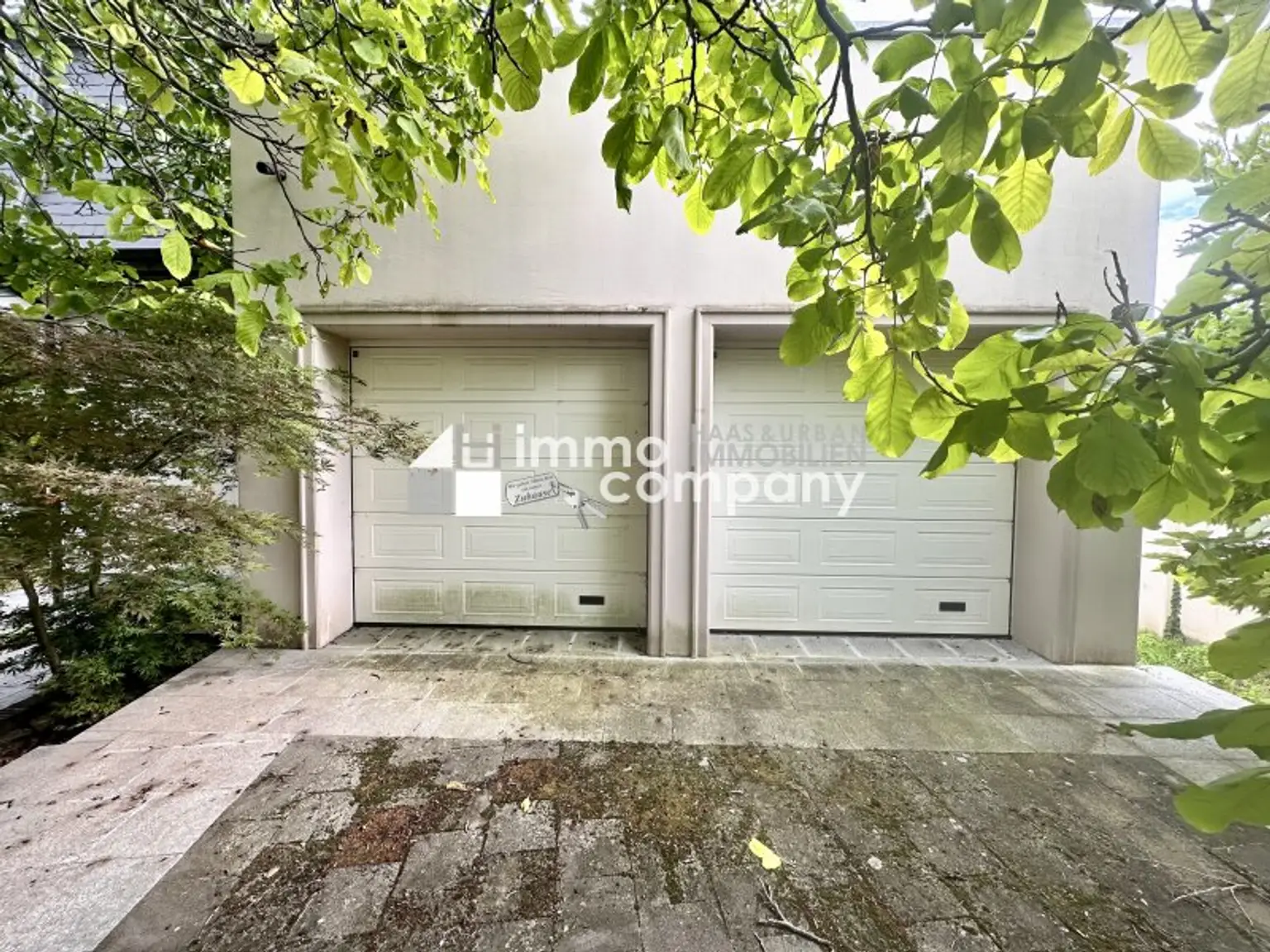 Luxuriöse Villa in Hamuliakovo: 600m², 14 Zimmer, Erstbezug mit Stadt- und Grünblick!