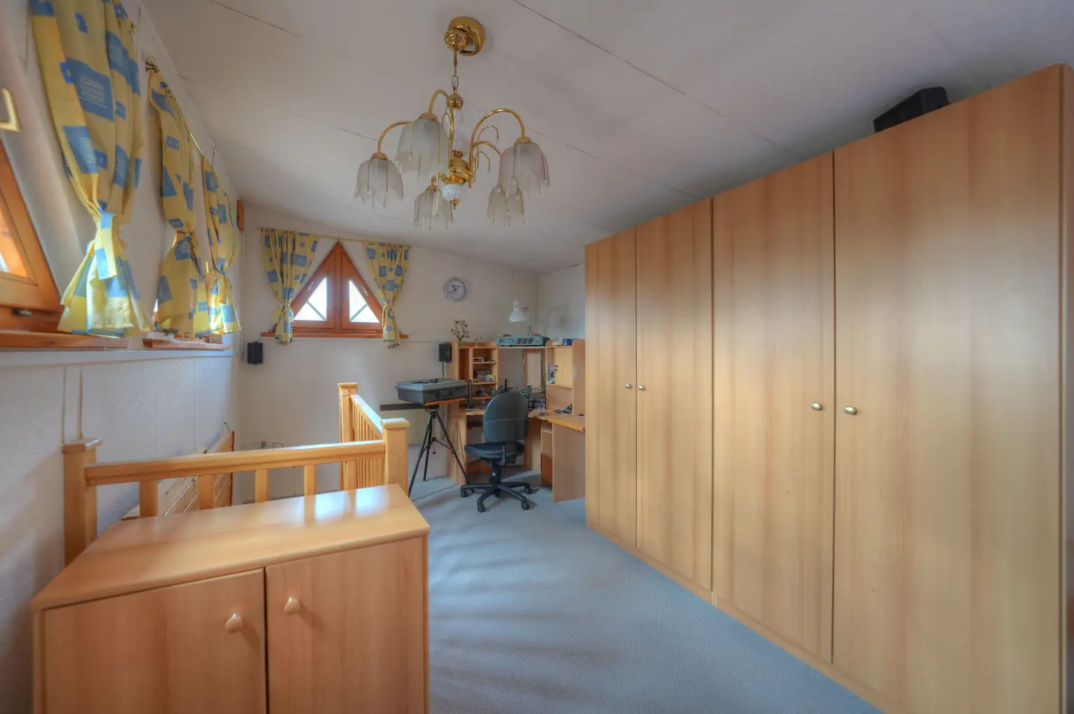 ENTWURF ** Urlaub zu Hause - Nur ca. 100 Meter vom Neufelder See entfernt – charmantes Haus auf Pachtgrund + Pool, Sauna & Gästezimmer ** ENTWURF