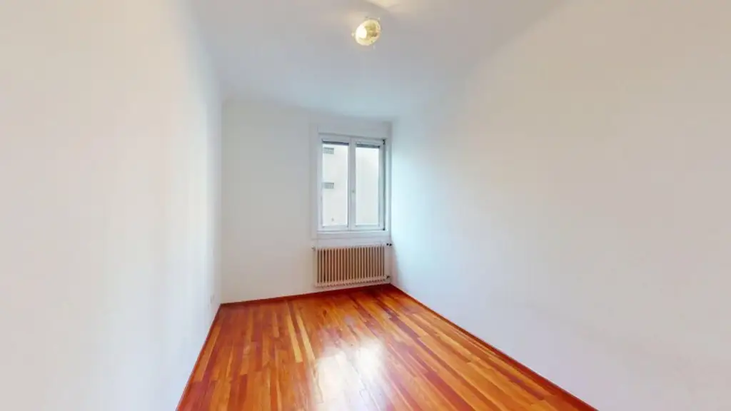 Gellertplatz - Sanierungsbedürftig - U-Bahn Nähe - Balkon optional