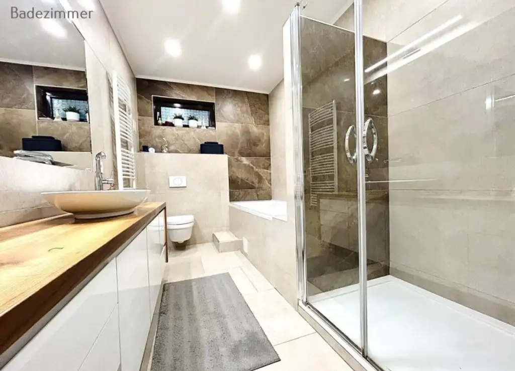 Elegante Altbau-Residenz mit vier Zimmern und separater Küche – Wohnen mit Charakter und zeitlosem Wiener Flair