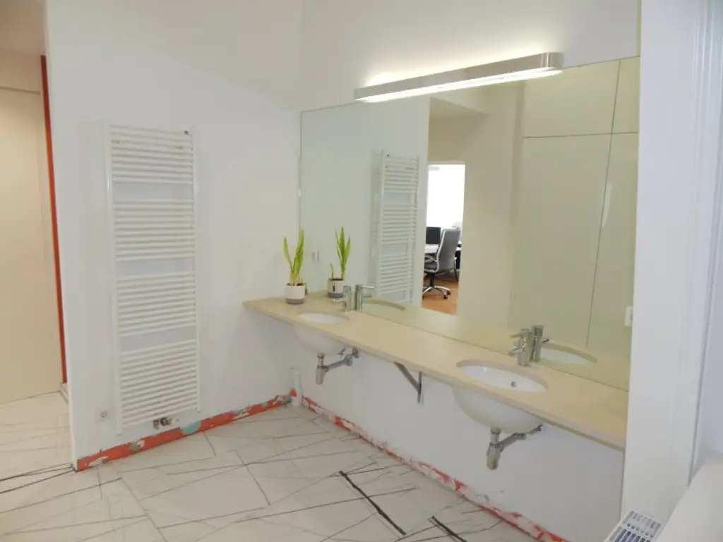 Modernes saniertes Büro/Praxis in zentraler Lage, mit allen Extras - nähe Oper