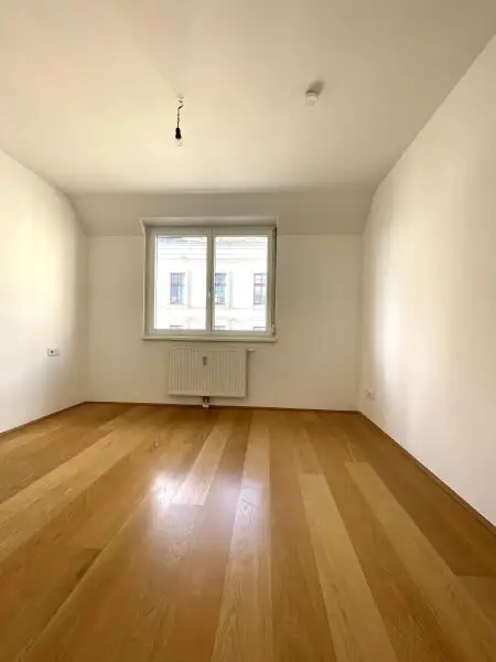 2 Zimmer Dachgeschoss-Wohnung  zu kaufen!!