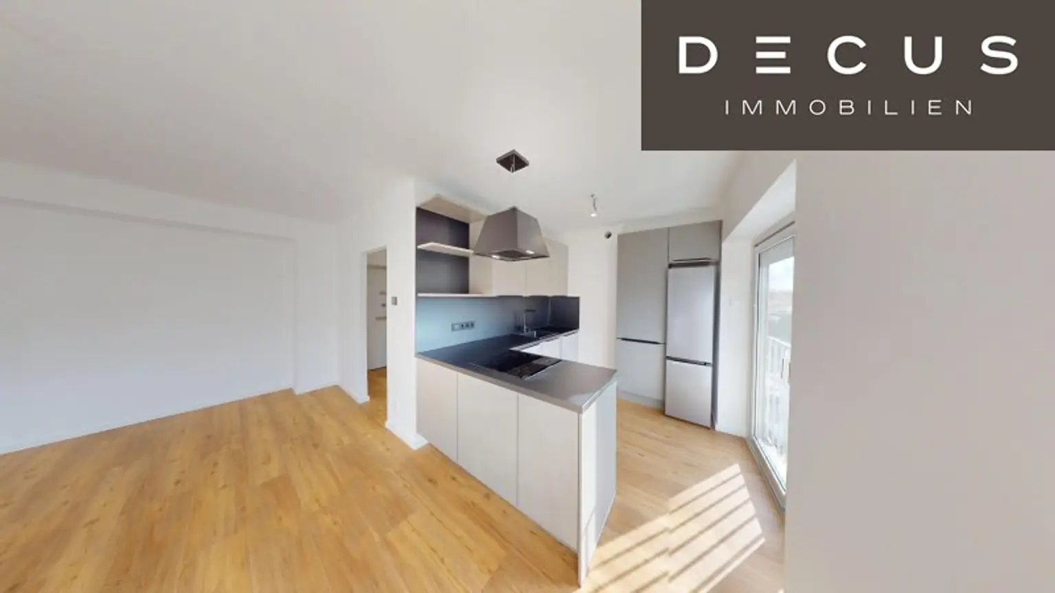 | STILVOLLE NEUBAUWOHNUNG IM 4.STOCK | ERSTBEZUG NACH SANIERUNG | AB DEZEMBER