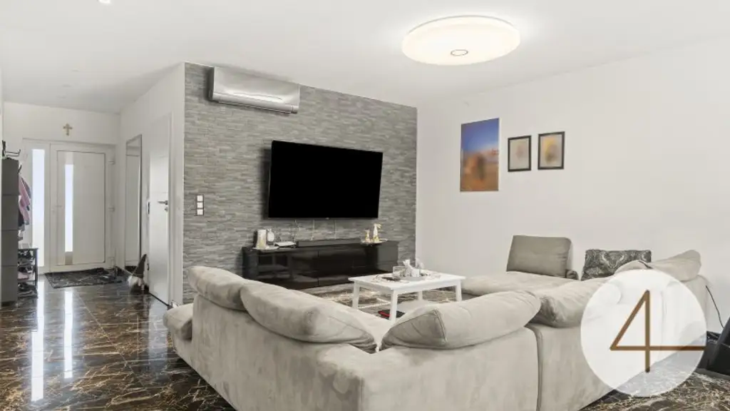 Hochwertiges Traumhaus mit Terrasse, Garage & Carport