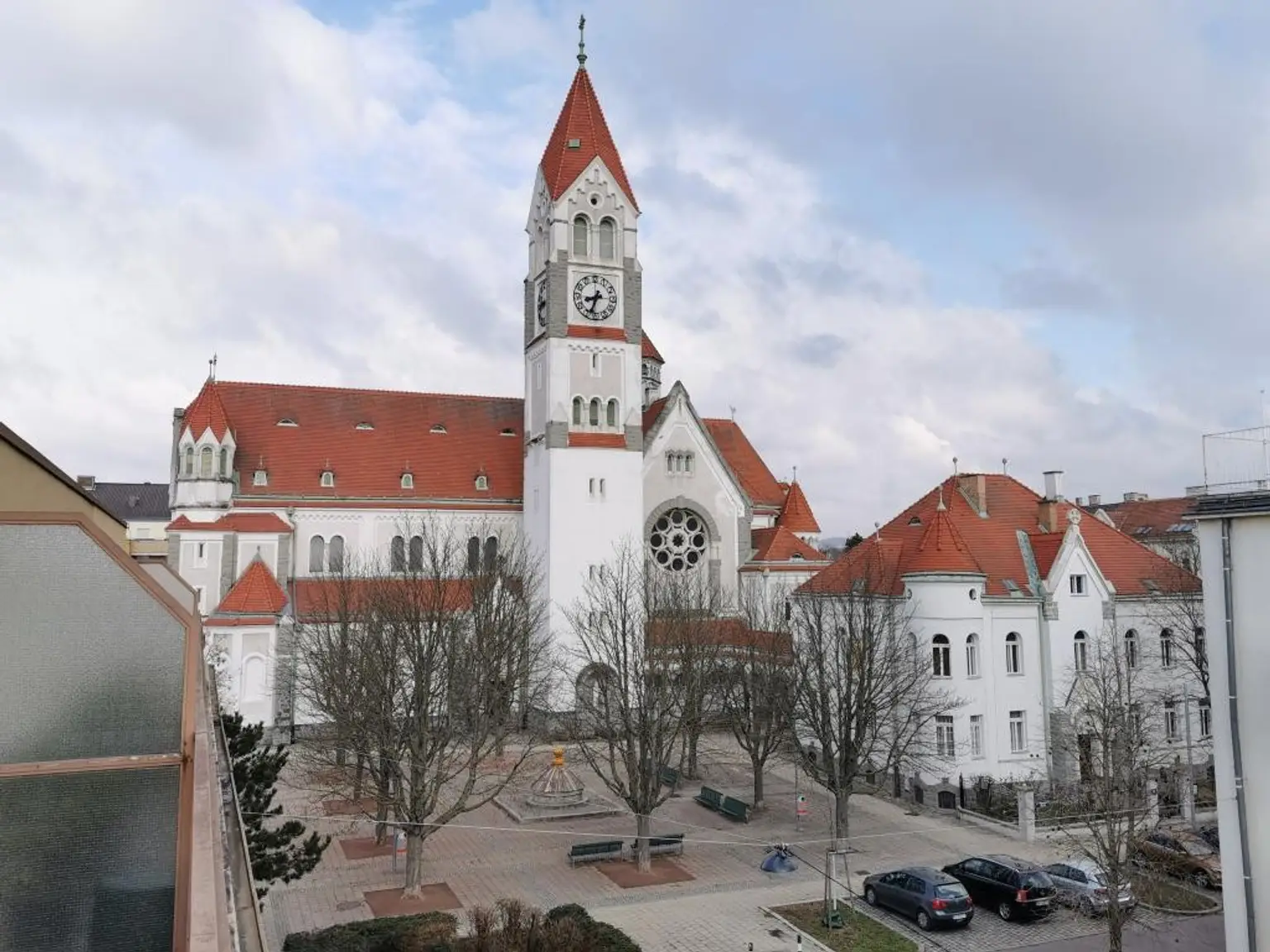 In Kürze frei. 3 Zimmer + Kabinett und 2 große Dachterrassen. Alles wie neu...!!!