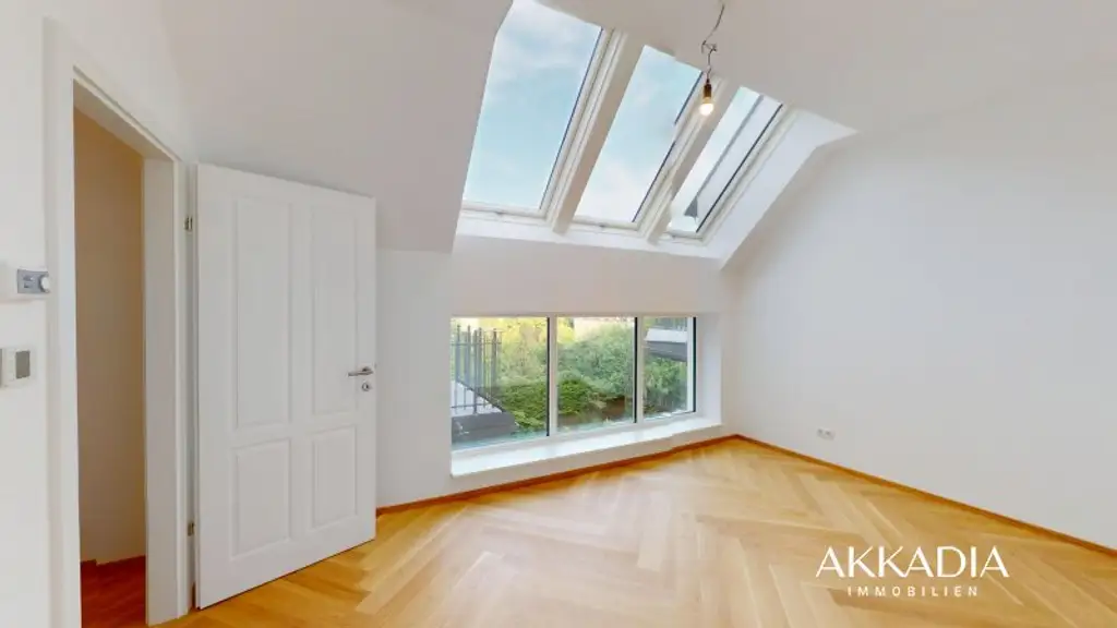 Balkonwohnung in herrschaftlicher Villa I Generalsaniert