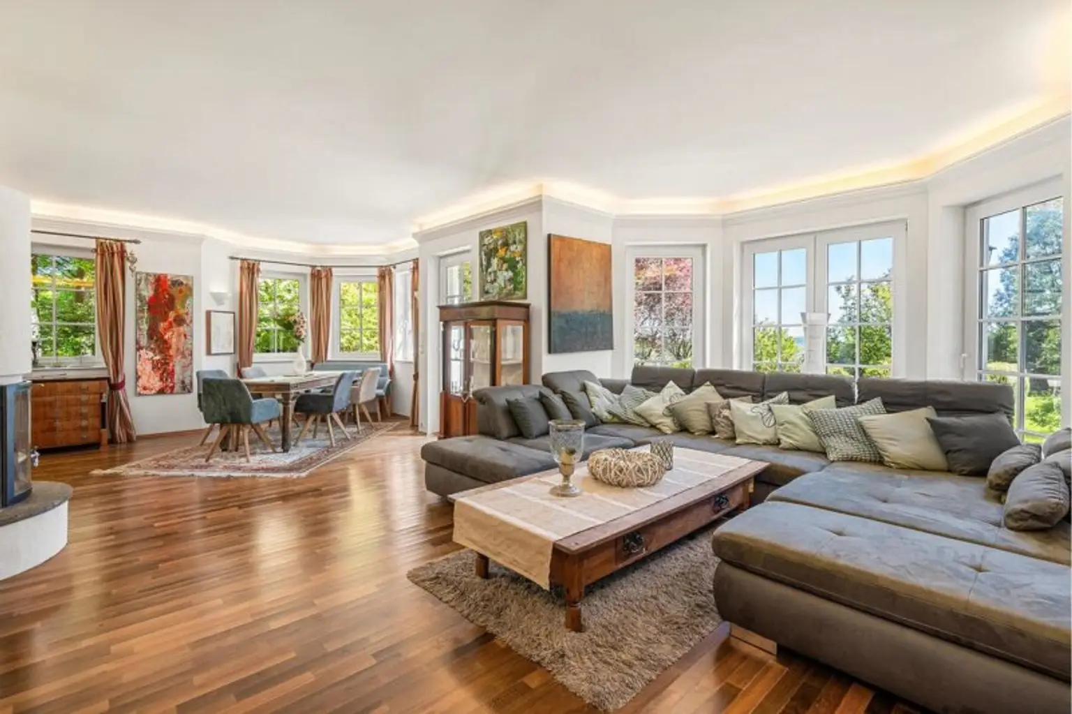 Wunderschöne Villa mit Pool und weitläufigem Grundstück, Nähe Pressbaum