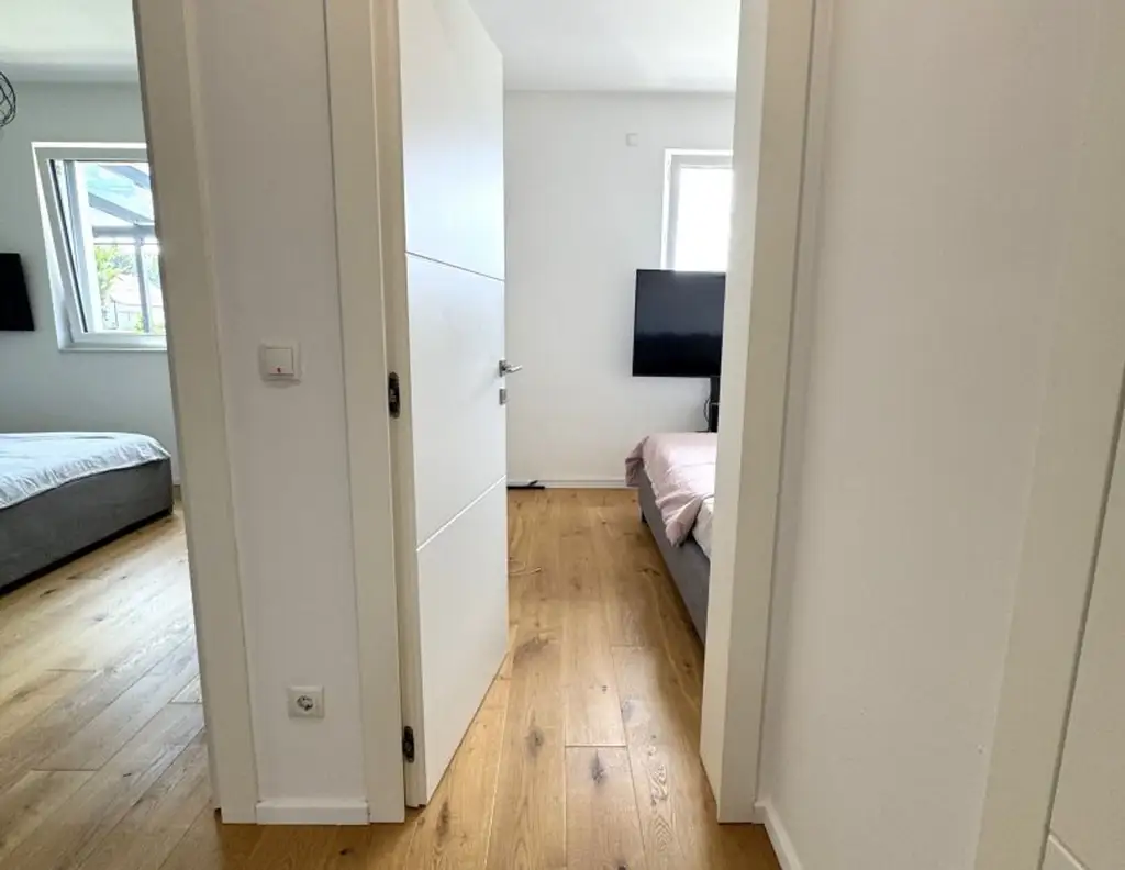 Exklusive 3,5-Zimmer-Gartenwohnung mit direktem Naturteich-Zugang und Süd-West-Loggia in Unterpremstätten bei Graz