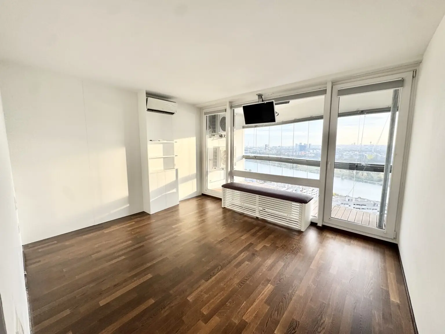 Provisionsfrei: U1 Donauinsel - Schnäpphen Hit! Außergewöhnliche Liegenschaft inklusive täglichem Urlaubsfeeling